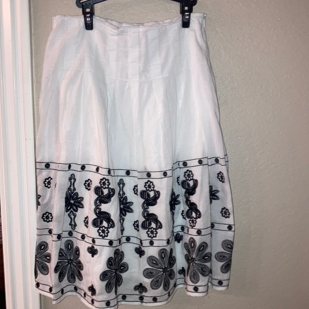 10/$13 Allison Taylor embroidery cotton skirts 4